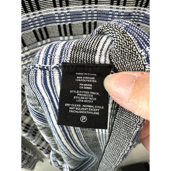 THEORY | Plaid Fitted Turtleneck Long Sleeve Sweater Top | Size Large - Picture 6 of 6